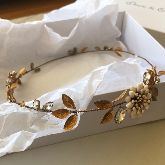 Davie & Chiyo Handmade Bridal Head Piece - Picture 6 of 14